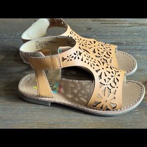 Girls gladiator sandals Sz 10 tan cut out so cute !! Rachel shoes